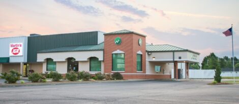 Outdoor photo of Dieterich Bank Newton Branch.