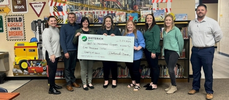 Dieterich Bank Team Members pose with Unit 30 Mentoring Program Volunteers.