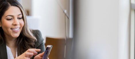 two women, a banker and a business owner, talk about treasury services
